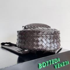 Botteca Veneta 背包尺寸：28*15*41cm
