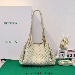 Botteca Veneta 水桶包 尺寸：21*17*16.5cm