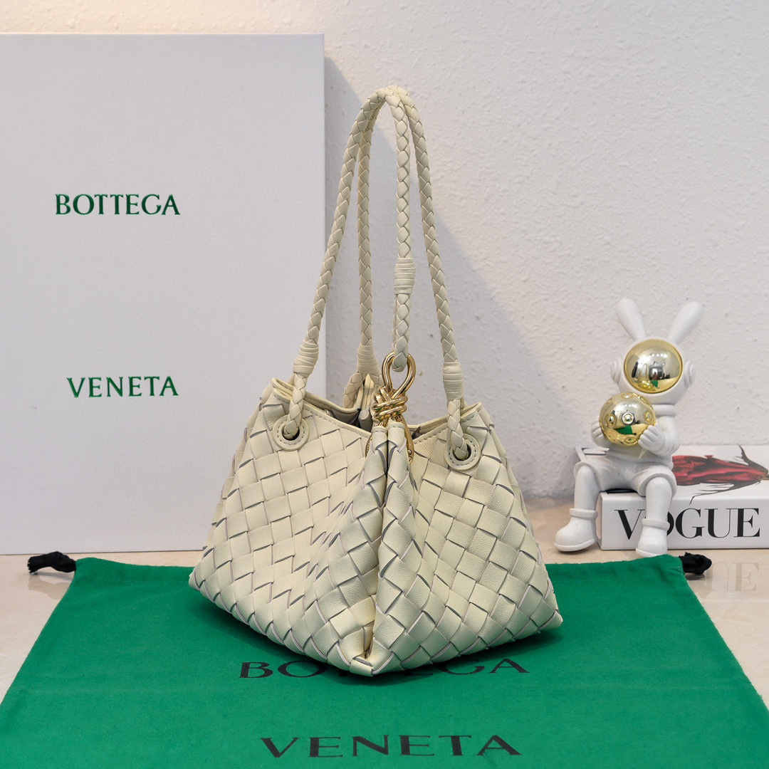 Botteca Veneta 水桶包 尺寸：21*17*16.5cm