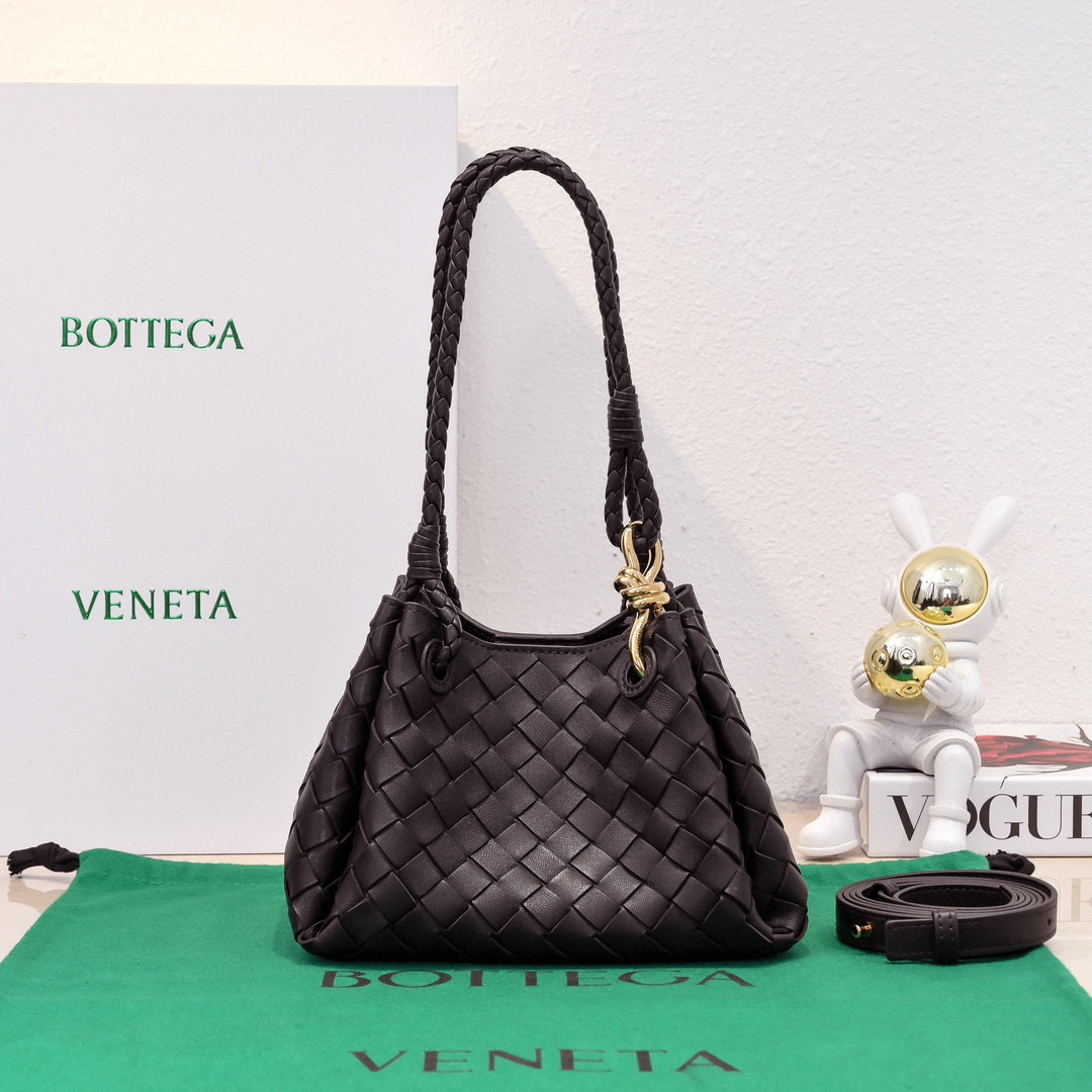 Botteca Veneta  Bucket bag  Size：21*17*16.5cm