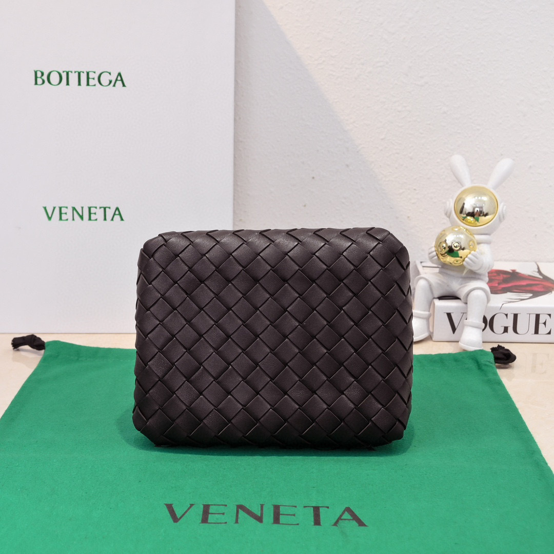 Botteca Veneta  Bucket bag  Size：21*17*16.5cm