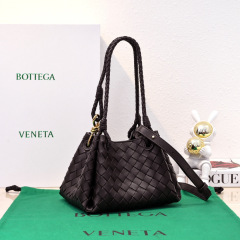 Botteca Veneta  Bucket bag  Size：21*17*16.5cm