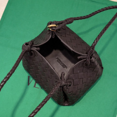 Botteca Veneta  Bucket bag  Size：21*17*16.5cm