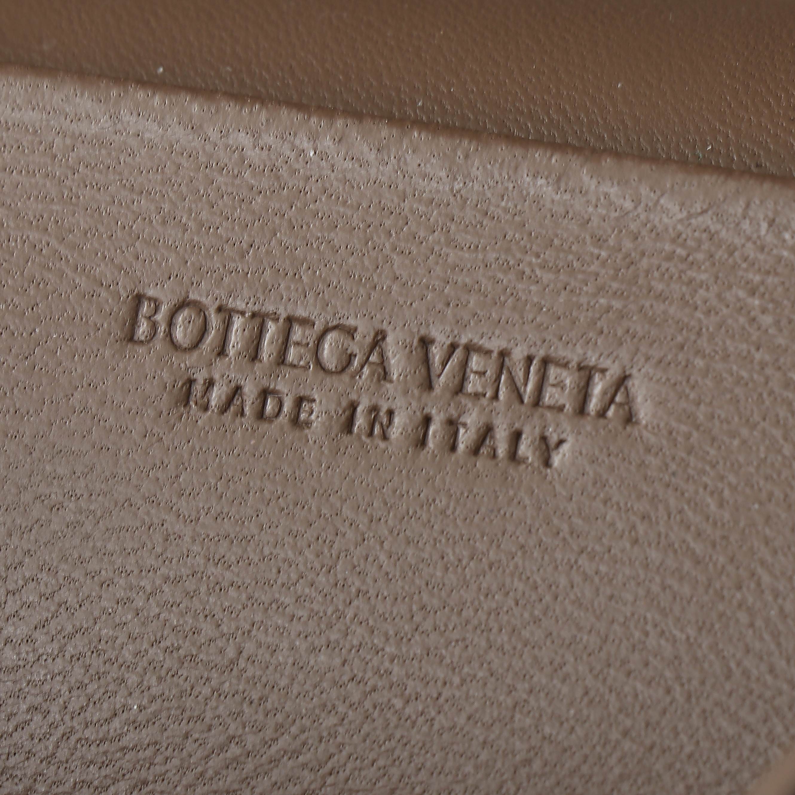 Botteca Veneta  cosmetic bag Size：22*12*5cm