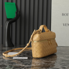 Borsa cosmetica Bottaca Veneta Dimensioni: 22*12*5cm