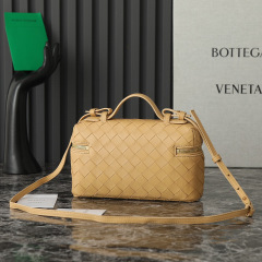 Borsa cosmetica Bottaca Veneta Dimensioni: 22*12*5cm