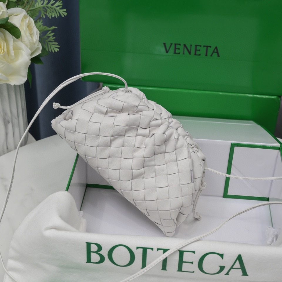 Botteca Veneta  Hand bag Size：23*13*8cm