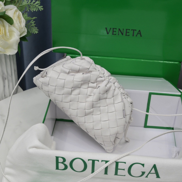 Botteca Veneta  Hand bag Size：23*13*8cm