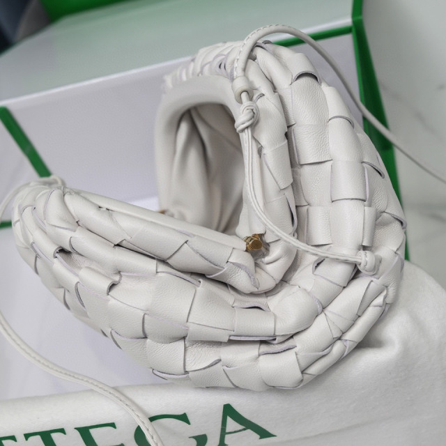 Botteca Veneta  Hand bag Size：23*13*8cm