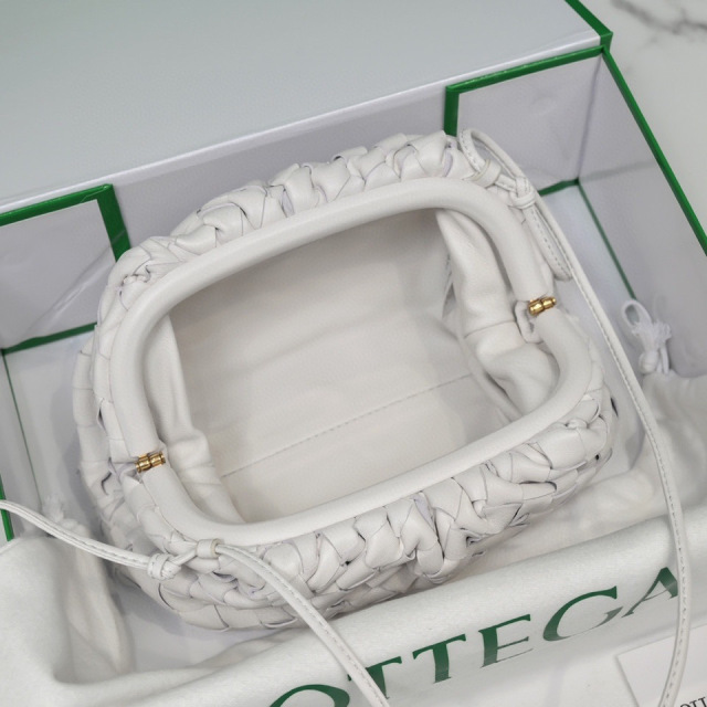 Botteca Veneta  Hand bag Size：23*13*8cm