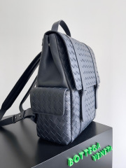 Botteca Veneta 背包尺寸：39*31*14cm