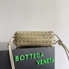 Botteca Veneta 单肩包 尺寸：22*15*8cm