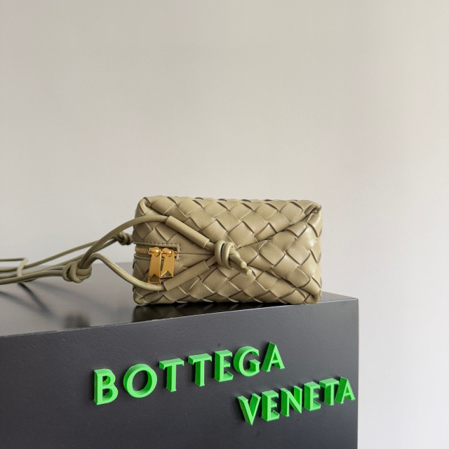 Botteca Veneta 单肩包 尺寸：22*15*8cm