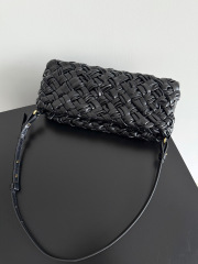 Botteca Veneta  Underarm bag Size：28.5*15*6cm
