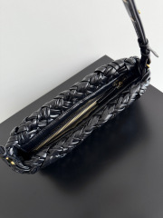 Botteca Veneta  Underarm bag Size：28.5*15*6cm