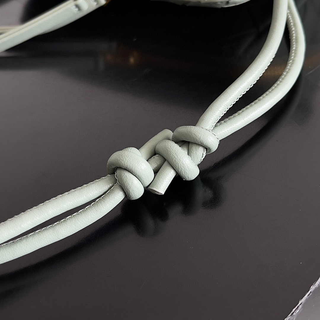 Saiz beg tangan Botteca Veneta：18.5*11.5*8.5sm