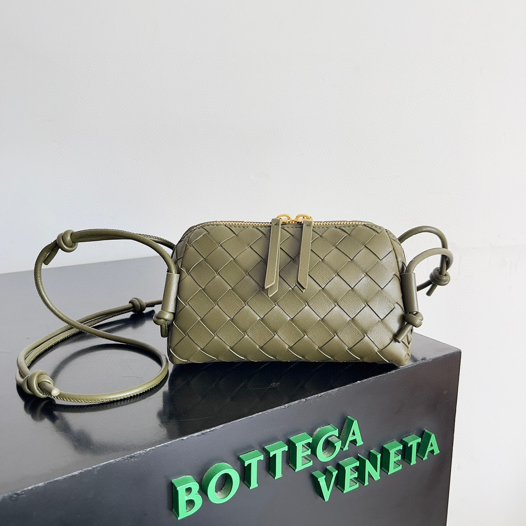 Botteca Veneta  Hand bag Size：18.5*11.5*8.5cm