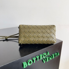 Botteca Veneta  Hand bag Size：18.5*11.5*8.5cm