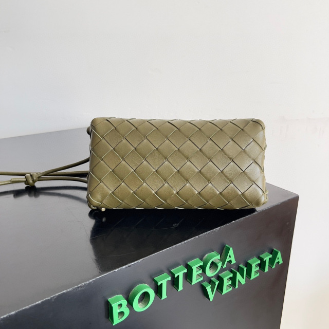 Botteca Veneta  Hand bag Size：18.5*11.5*8.5cm