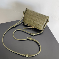Botteca Veneta  Hand bag Size：18.5*11.5*8.5cm