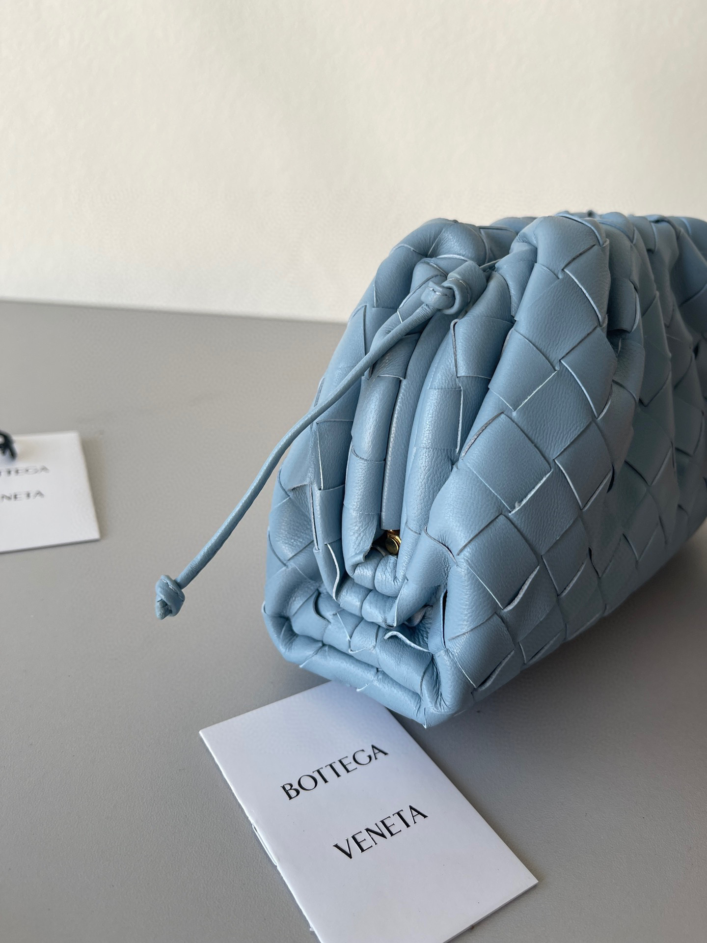 Botteca Veneta Einzelne Umhängetasche Größe: 22 x 12 x 7 cm