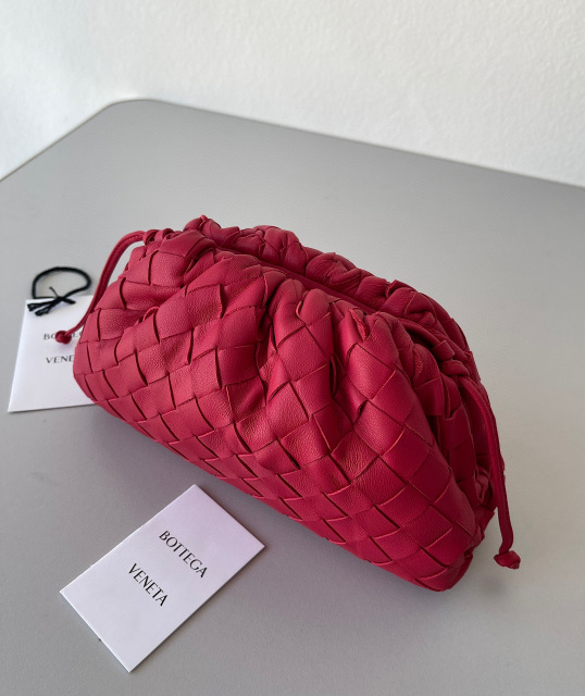 Botteca Veneta 单肩包 尺寸：22*12*7cm