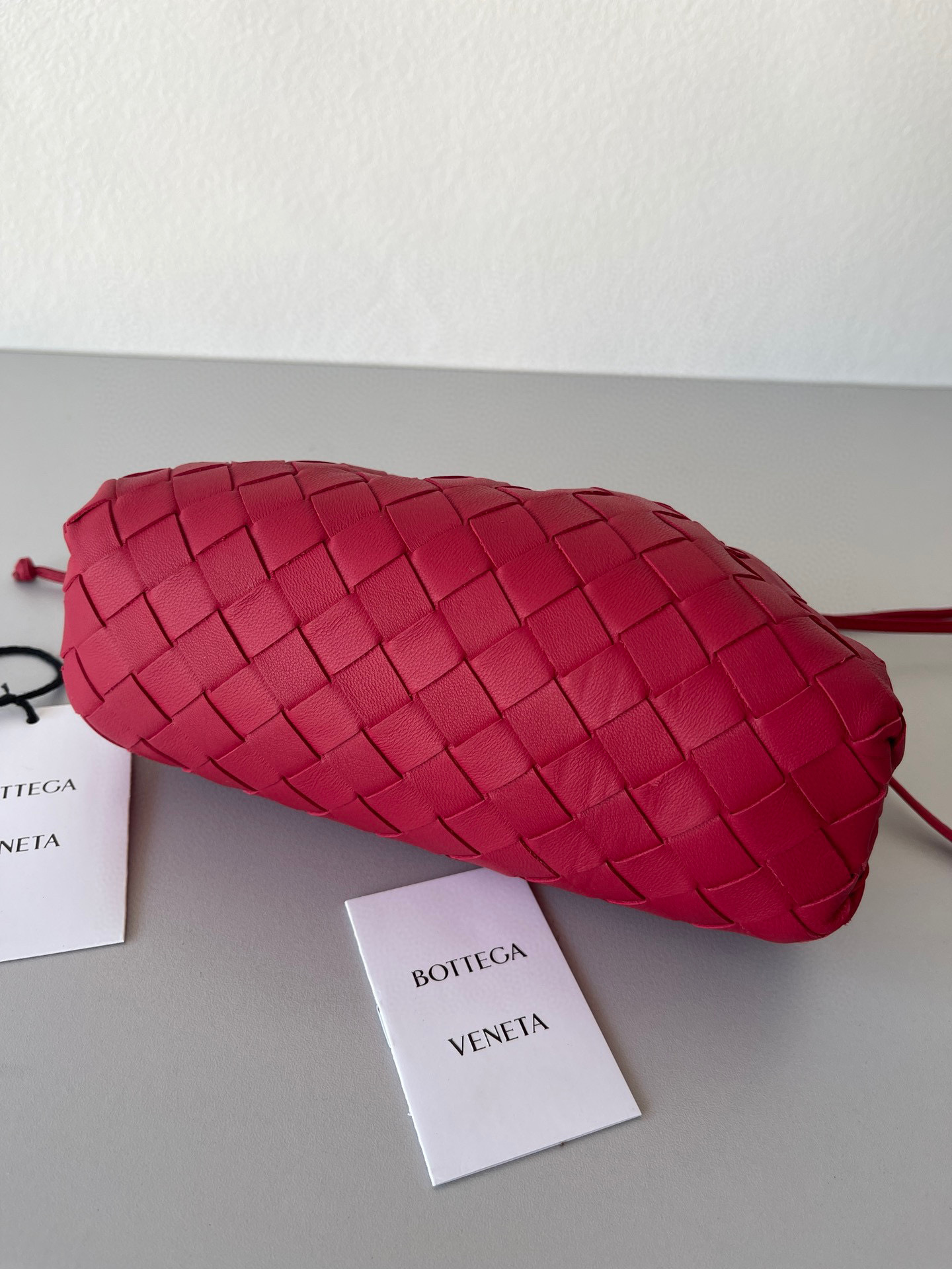 Botteca Veneta 单肩包 尺寸：22*12*7cm