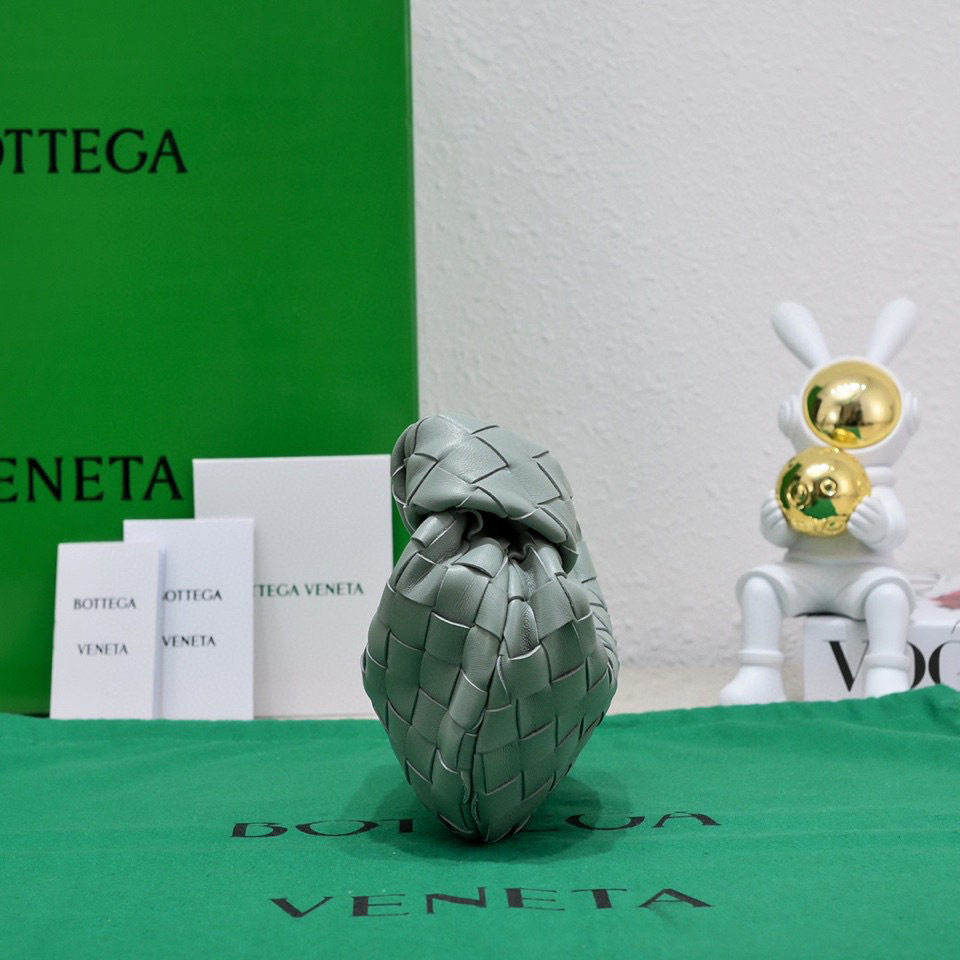 Botteca Veneta 腋下包尺寸：17*16*6.5cm