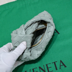 Botteca Veneta 腋下包尺寸：17*16*6.5cm