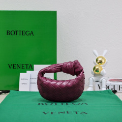Botteca Veneta 腋下包尺寸：17*16*6.5cm