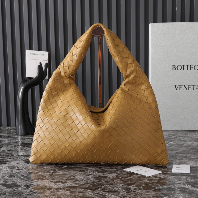 Botteca Veneta  Underarm bag Size：41*20.5*7.5cm