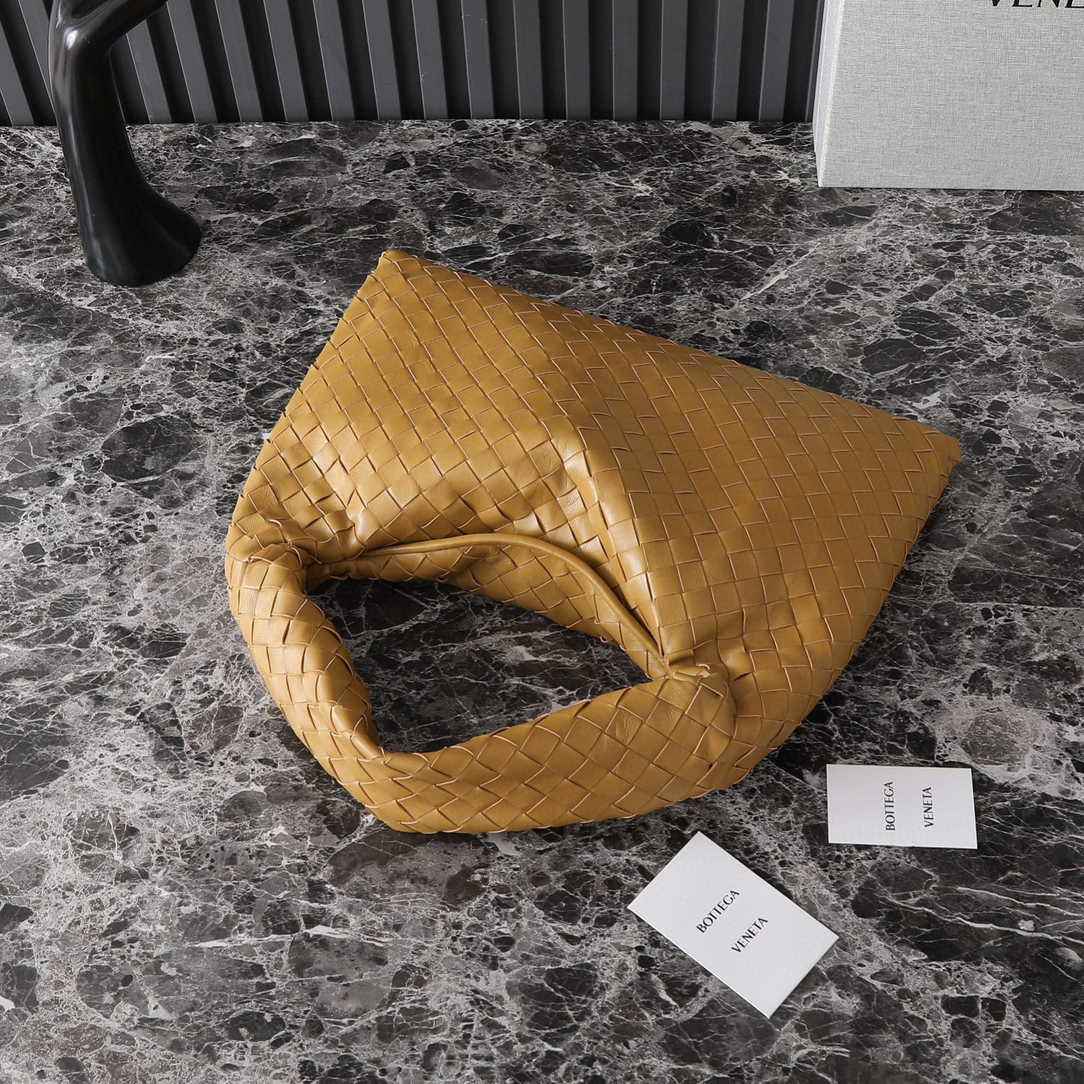 Botteca Veneta  Underarm bag Size：41*20.5*7.5cm