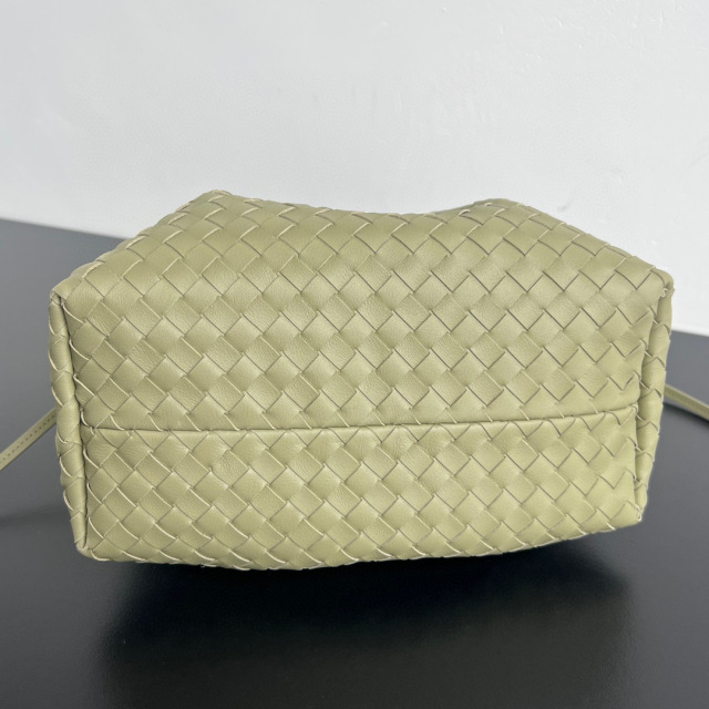Beg tangan Botteca Veneta Saiz：15*24*12sm