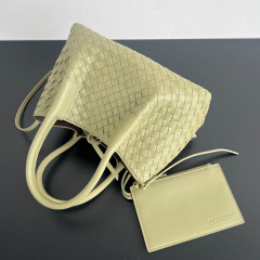 Beg tangan Botteca Veneta Saiz：15*24*12sm