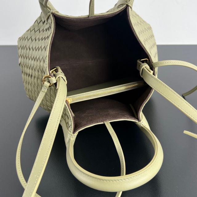 Beg tangan Botteca Veneta Saiz：15*24*12sm