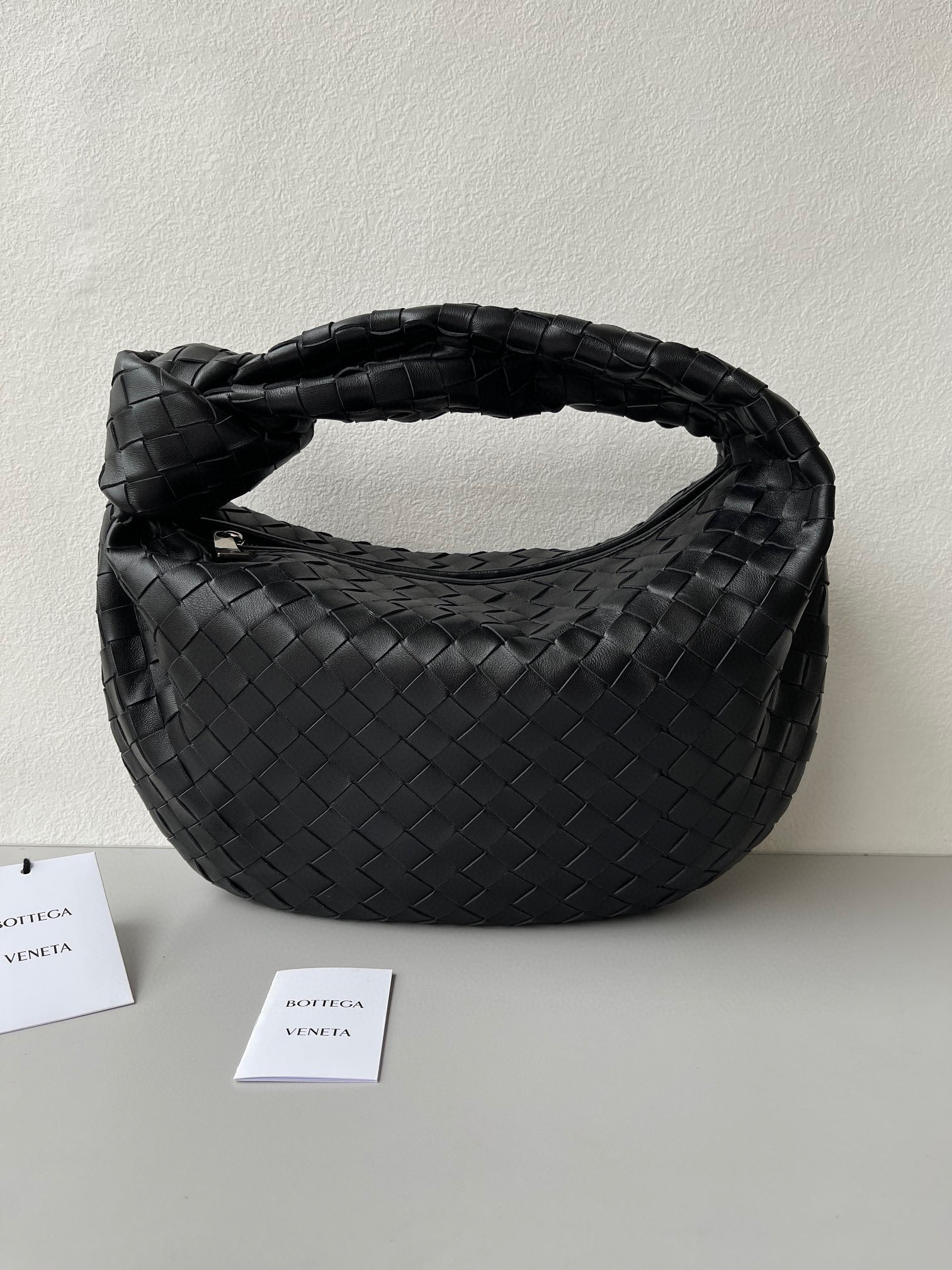 Botteca Veneta 腋下包尺寸：36*21*13cm