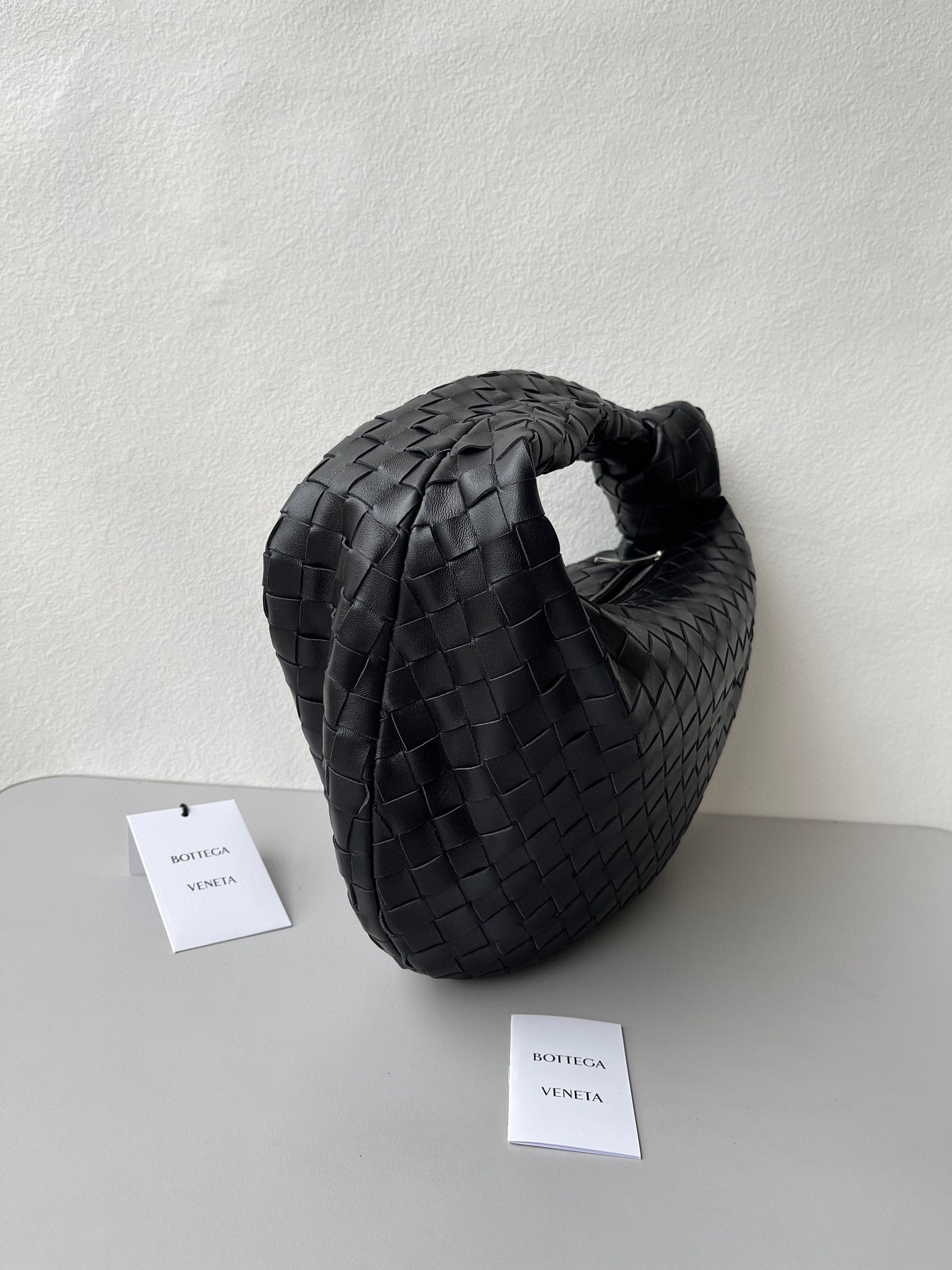 Botteca Veneta 腋下包尺寸：36*21*13cm