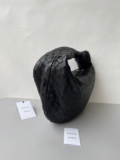 Botteca Veneta 腋下包尺寸：36*21*13cm