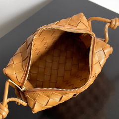 Botteca Veneta  Single shoulder bag Size：17*10*6cm