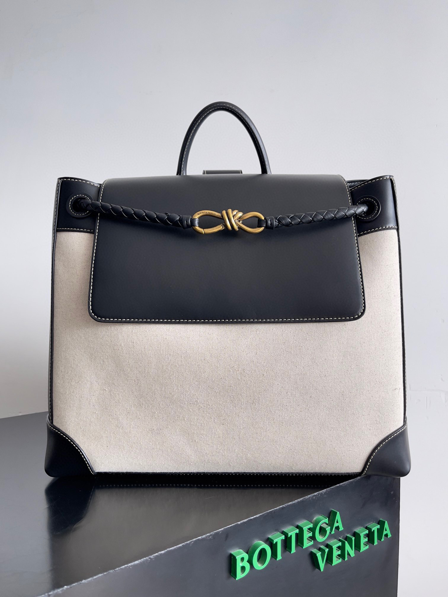 Borsa zaino Bottaca Veneta Dimensioni: 40*48*20cm