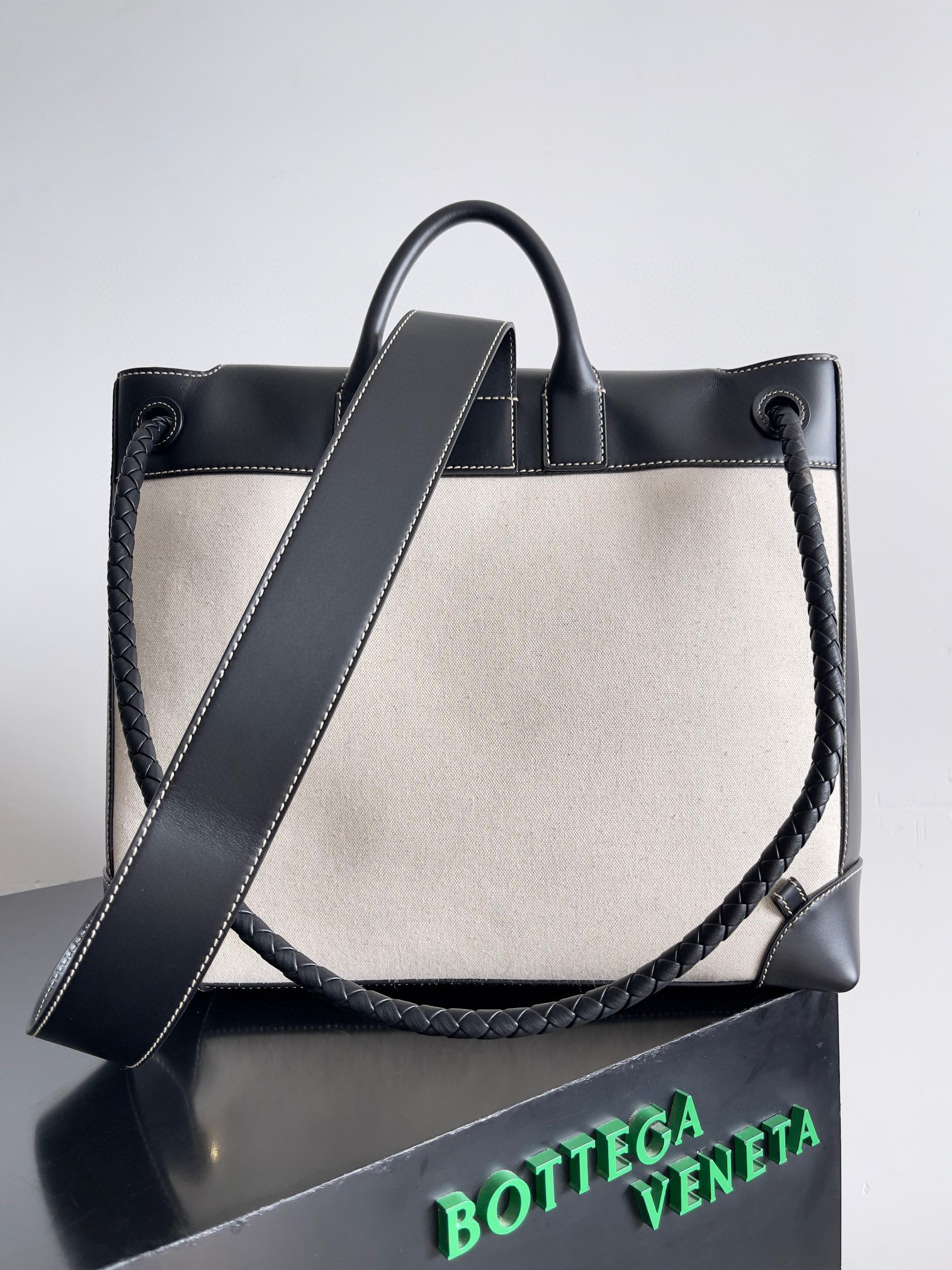 Borsa zaino Bottaca Veneta Dimensioni: 40*48*20cm
