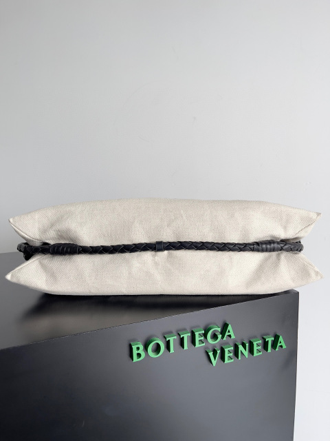 Botteca Veneta  Single shoulder bag Size：50*10*34cm