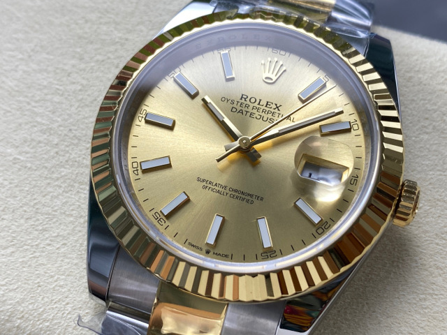 Rolex punta sui beni di grandi fabbriche