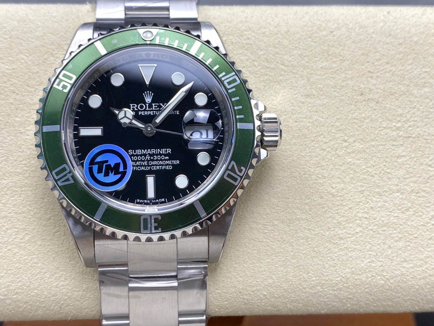 Rolex punta sui beni di grandi fabbriche