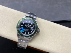 Rolex punta sui beni di grandi fabbriche