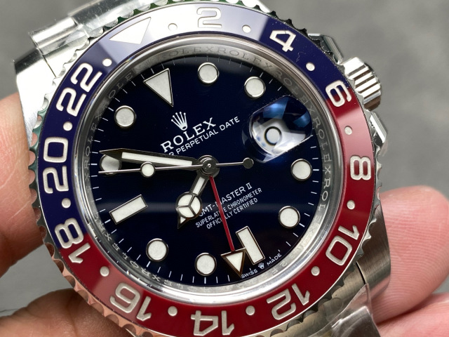 Rolex punta sui beni di grandi fabbriche