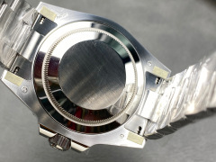 Rolex punta sui beni di grandi fabbriche