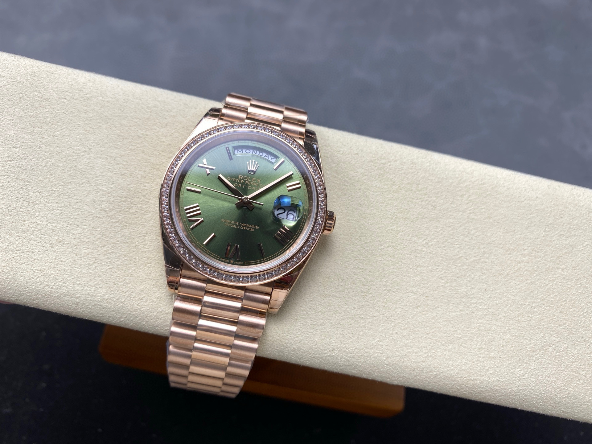 Rolex Fokus pada barangan kilang besar