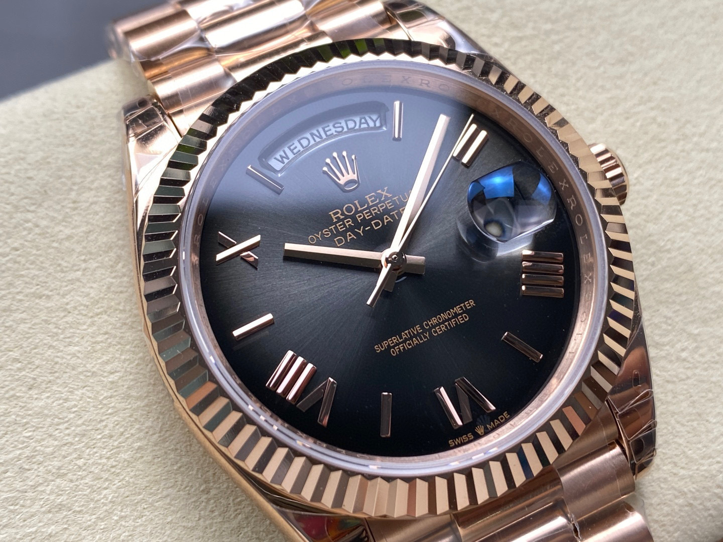 Rolex punta sui beni di grandi fabbriche