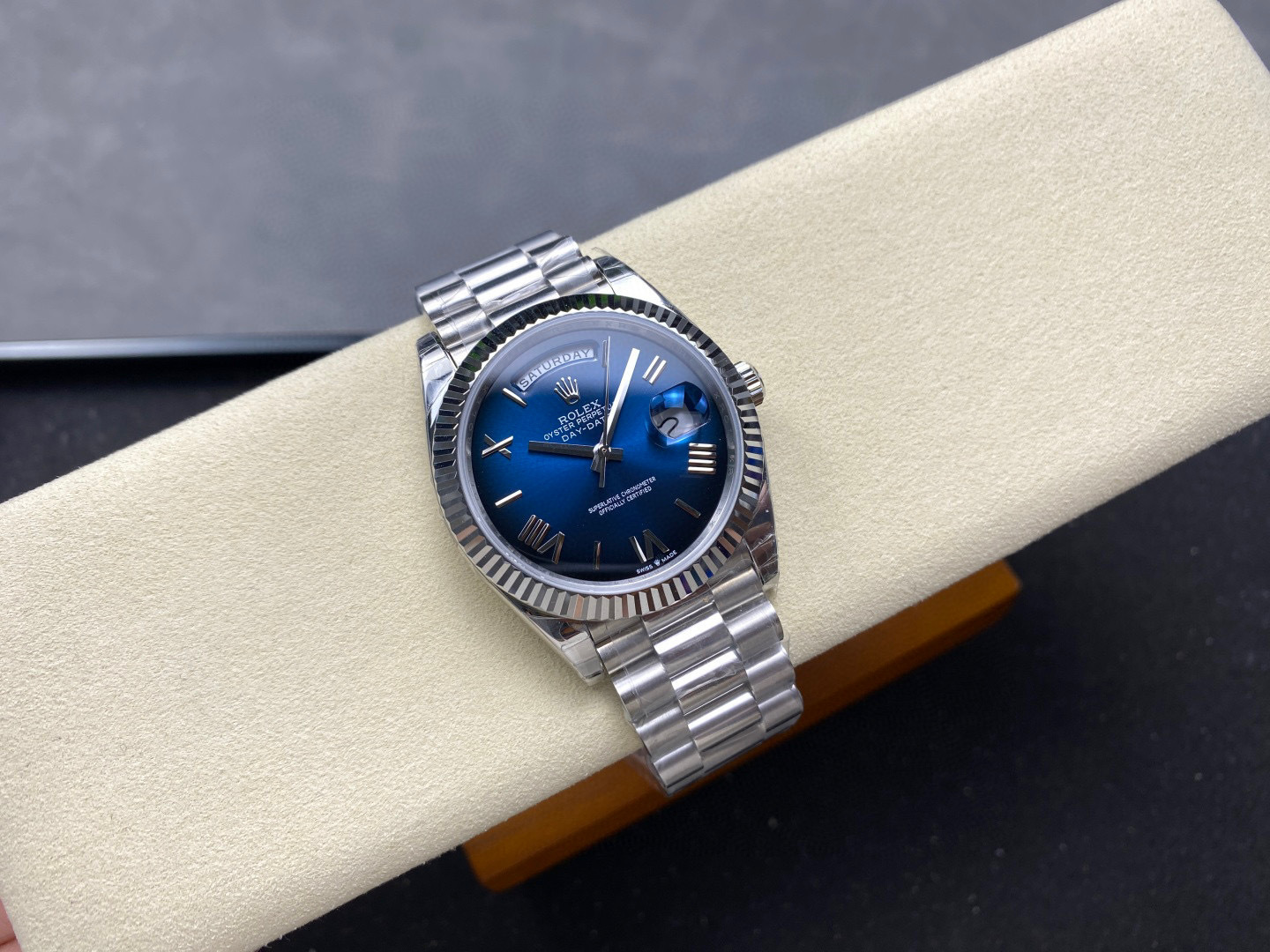 Rolex Fokus pada barangan kilang besar